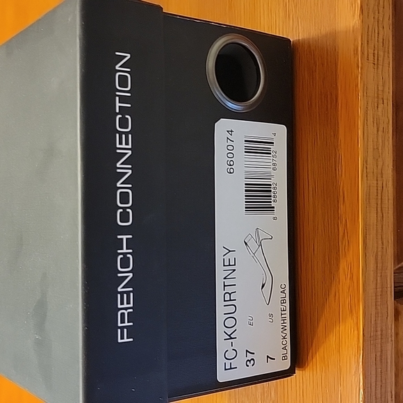 French Connection - Picture 5 of 5